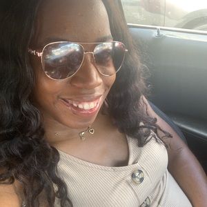 Meet your Posher, Tsequilla